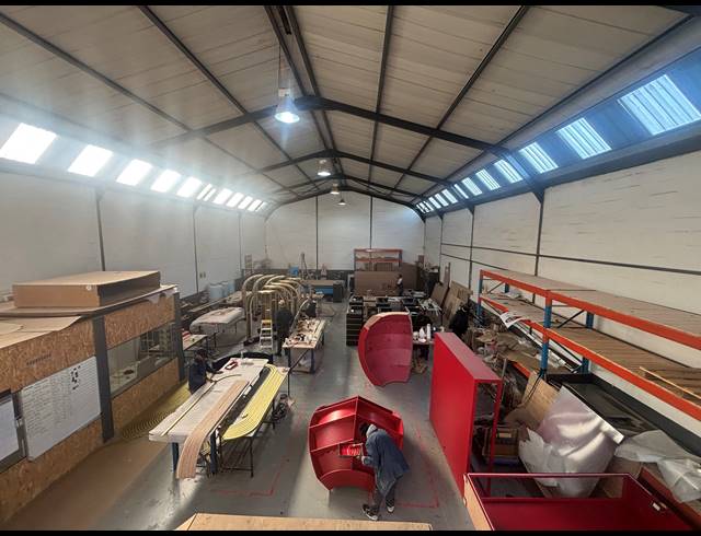 375M² WAREHOUSE TO LET IN STIKLAND INDUSTRIAL